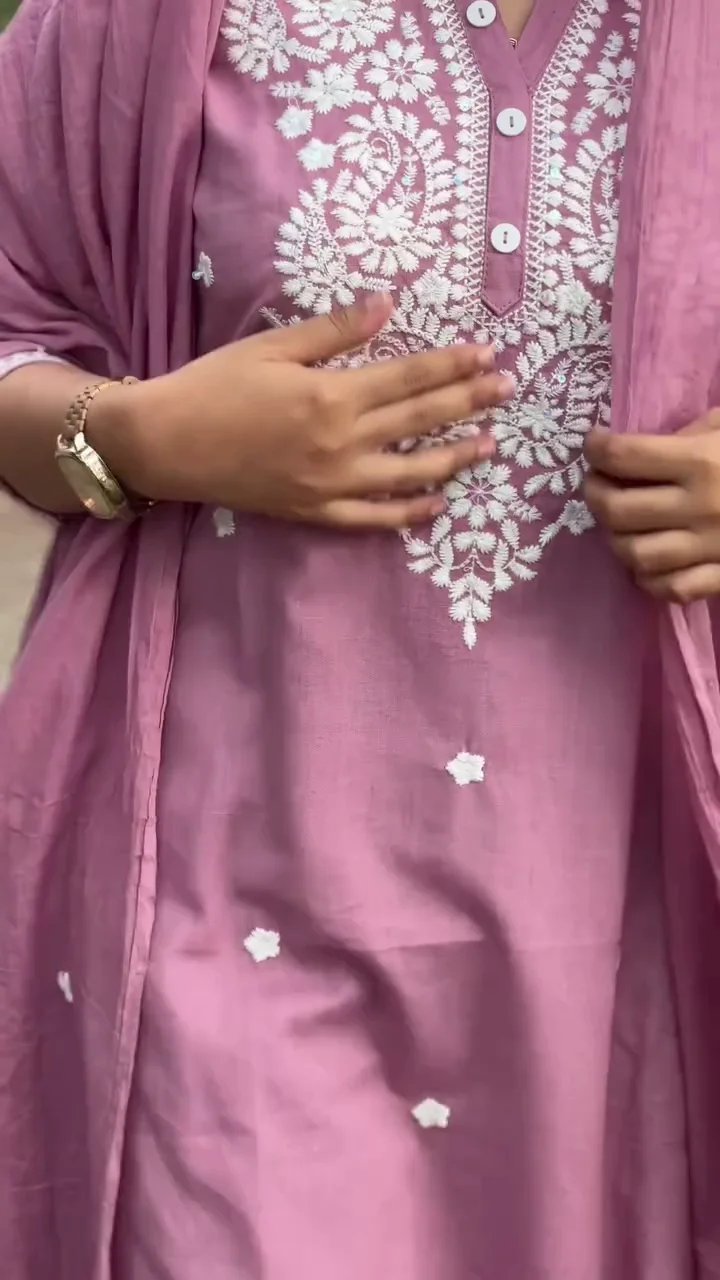 Floral Embroidered Thread Work Pure Cotton Kurta With Trousers & Dupatta - Image 3